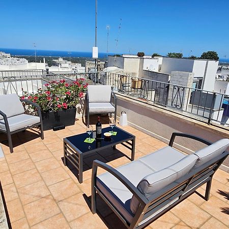Casa Josephina - Three Level Stone Home With Balcony, 2 Roof Terraces & Sea Views ออสตูนี ห้อง รูปภาพ